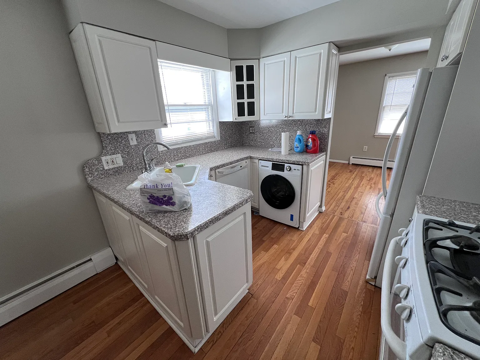 3 bed, 1.5 bath, $3,000 — Photo 4