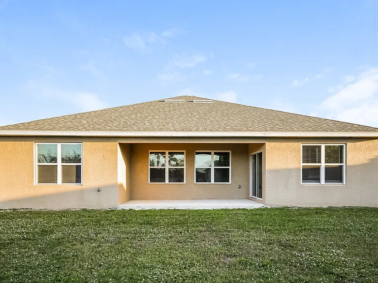 2564 Surfside Blvd — Photo 16