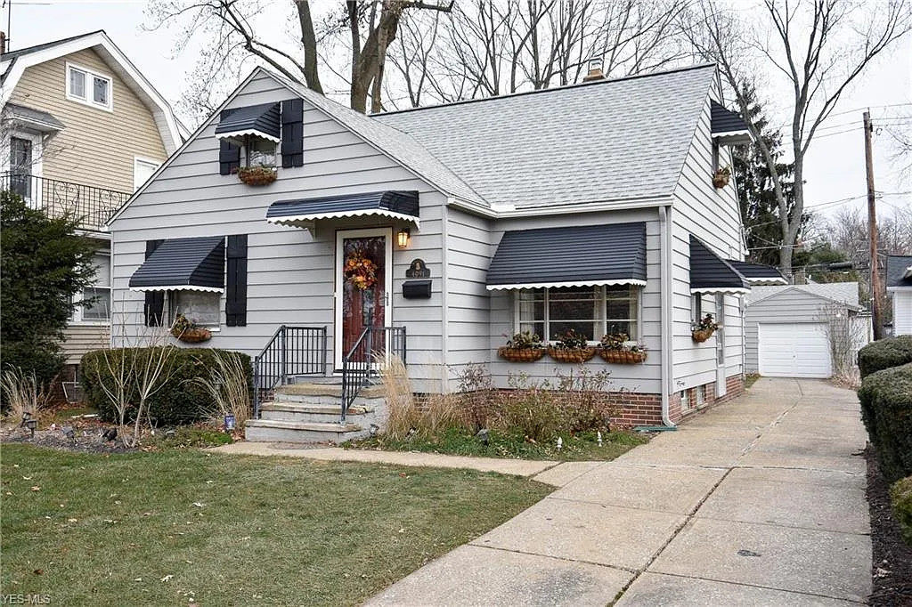 4091 W 210th St photo 1