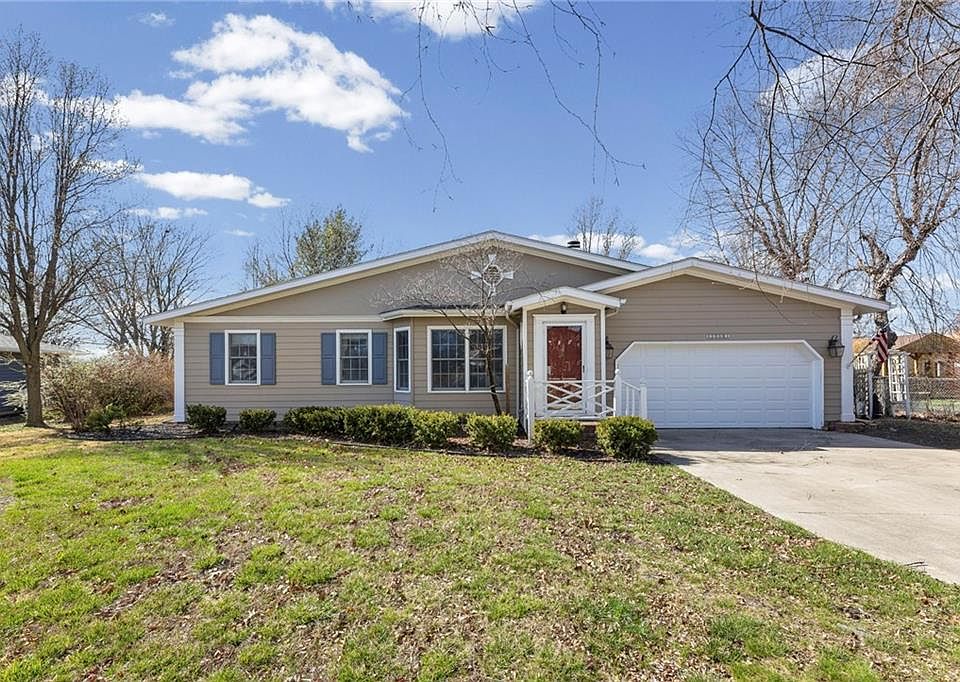 1st image of 1018 Meadowbrook Rd E