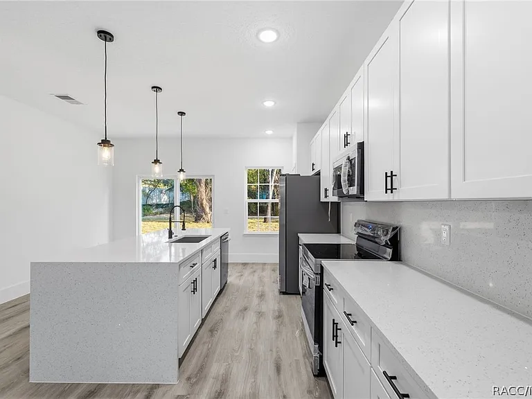 7047 N Lime Dr — Photo 12
