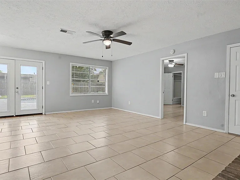 4210 Cork Ln — Photo 6