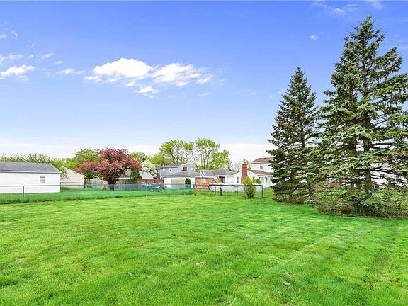 5th image of 35680 Grovewood Dr