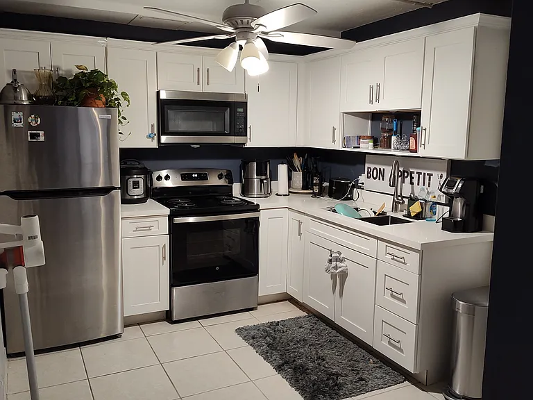 806 Thomas St #A — Photo 6
