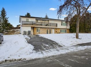 748 Gleneagles Dr, Kamloops, BC V2E 1J8