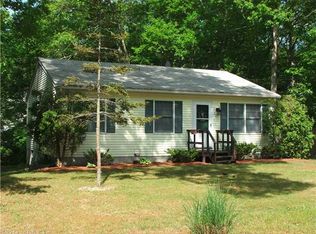 22 S Beechwood Rd, Niantic, CT 06357