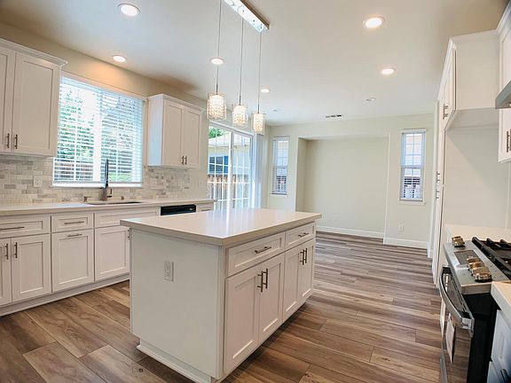 4th image of 411 Goodall Dr