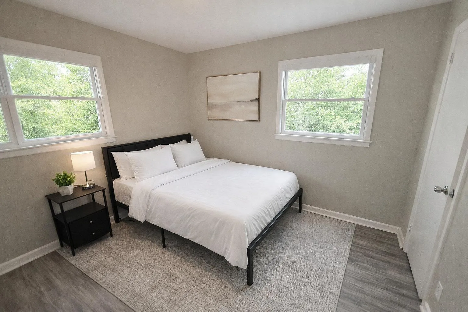4 bed, 3.0 bath, 2300 sqft, $737 — Photo 1