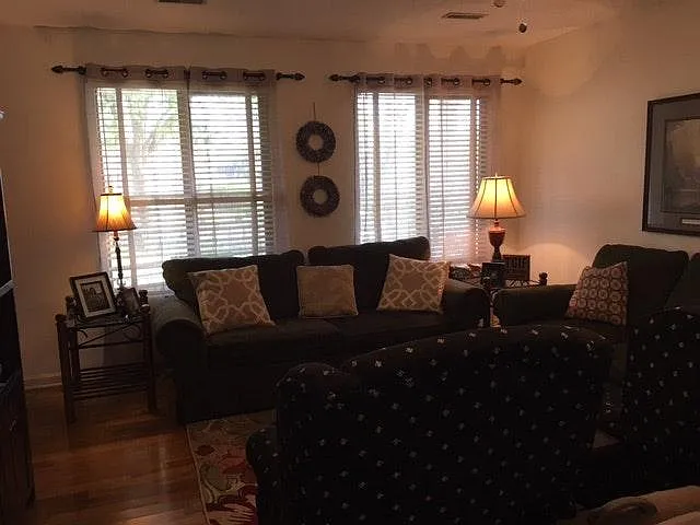 3 bed, 1276 sqft, $2,000 — Photo 4