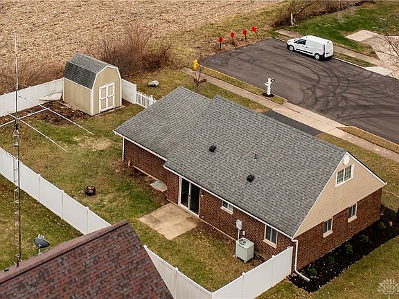 2nd image of 401 Kings Chapel Dr