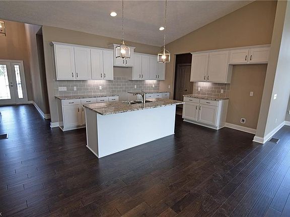 4th image of 31754 Del Ln