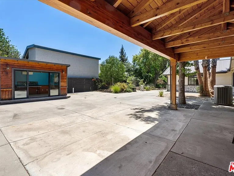 22954 Collins St — Photo 25