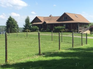 1404 Millbrook Rd, Grove City, PA 16127