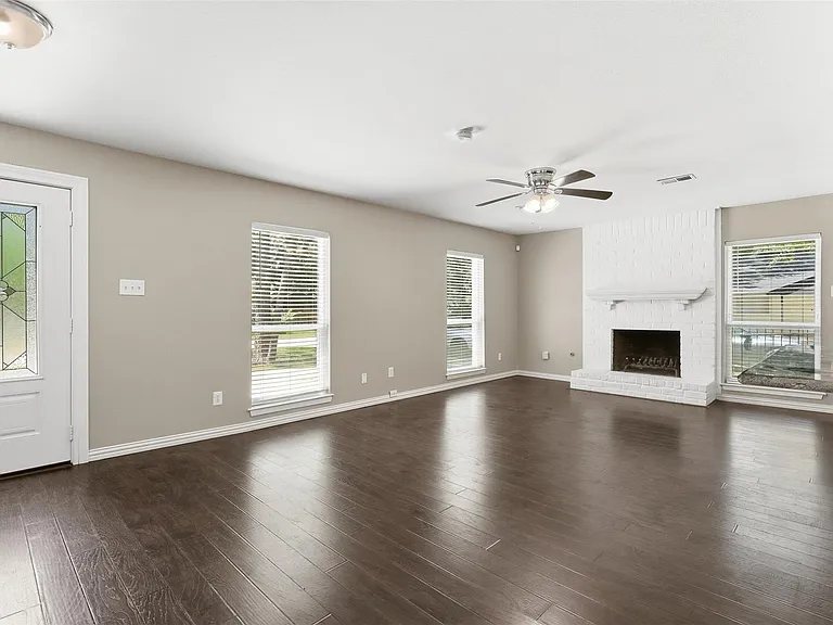 971 N Red Cedar Cir — Photo 2