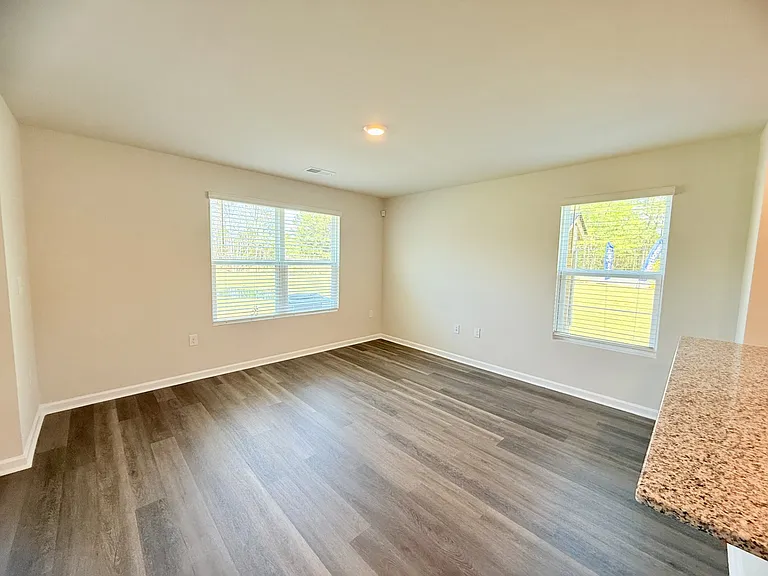 128 Harvest Gold Dr — Photo 4