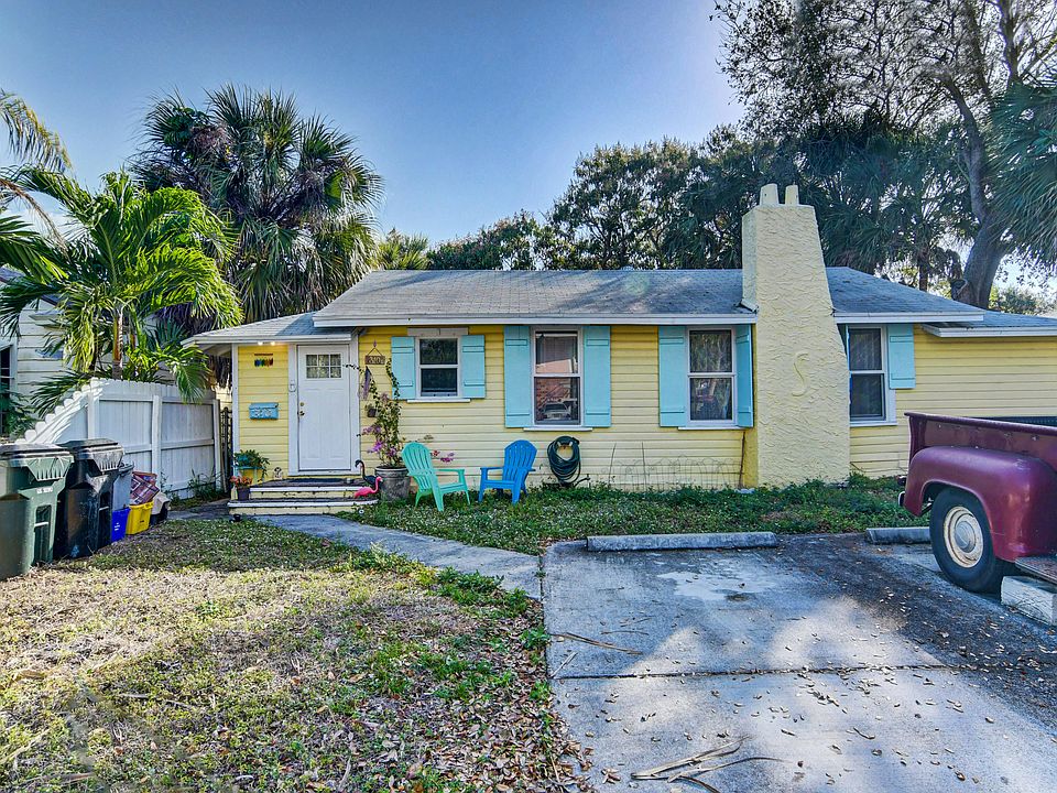 Home For Sale In LAKE WORTH TOWN OF