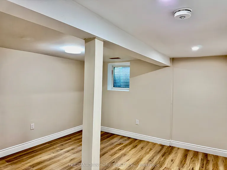 26 Dunblaine Cres — Photo 15