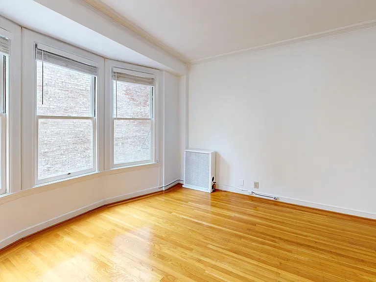 1735 Van Ness Avenue — Photo 20