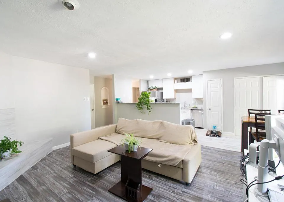 5101 Aztec Dr