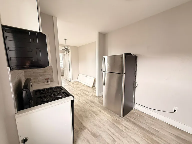 303 58th St #15E — Photo 2
