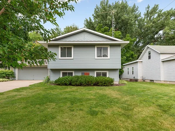 802 4th St SW, Waseca, MN 56093