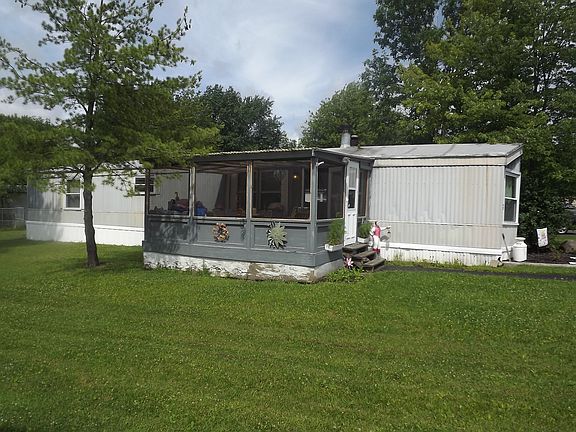 2nd image of 3 Lakeside Ave