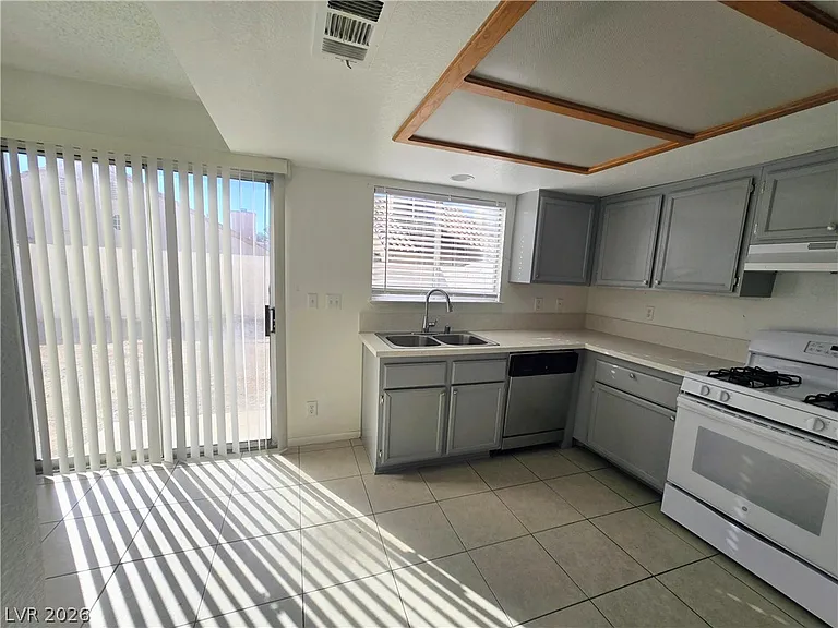5797 Cedar Ave — Photo 8