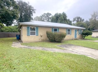 716 Northpoint Cir S, Jacksonville, FL 32218