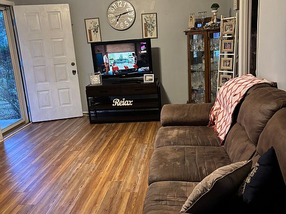 5th image of 347 Maple Cir
