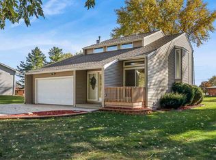 607 W Pine St, Marengo, IA 52301