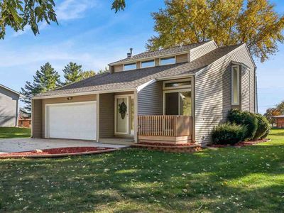 607 W Pine St, Marengo, IA, 52301