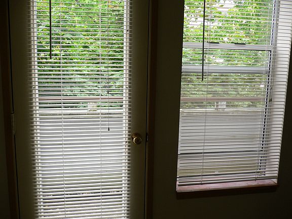 5th image of 12054 Roosevelt Way NE APT B202