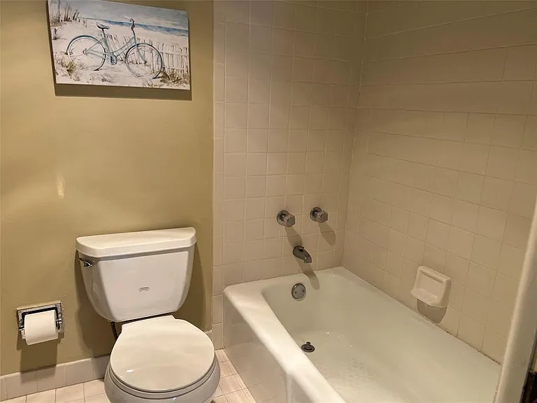 445 SE 21st Ave #201 — Photo 21