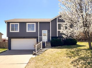 17125 Taylor St, Omaha, NE 68116