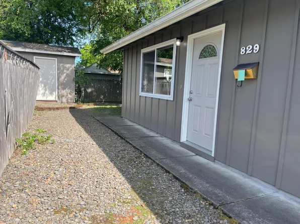 827 & 829 NW 29th St, Corvallis, OR 97330