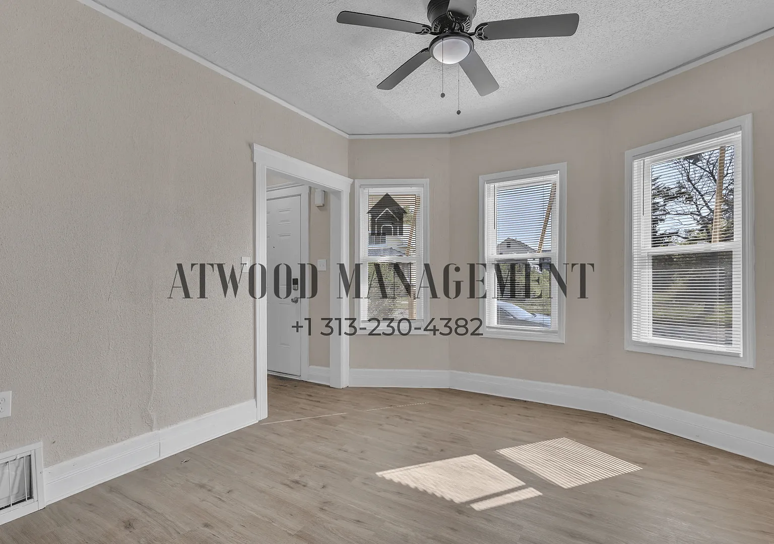This beautifully updated 3-bedroom, 2-bath single-family home is ready for move-in! — Photo 3