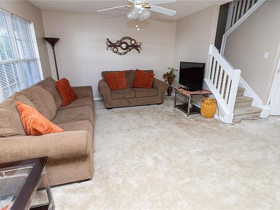 2nd image of 88 Tannenbaum Cir