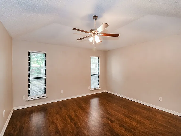 8468 Hamden Rd — Photo 10