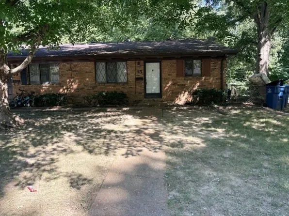 15 Kings Ct, Belleville, IL 62226