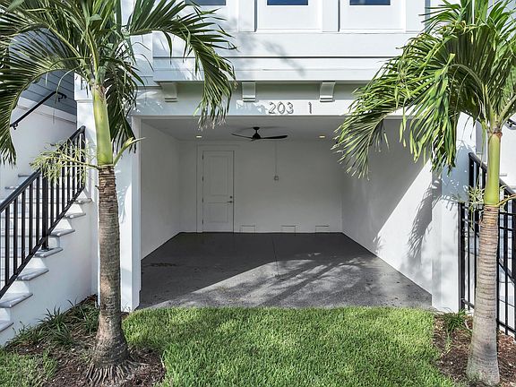 3rd image of 203 Danube Ave #1