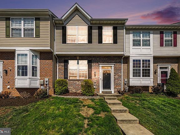 2nd image of 452 Deerhill Cir