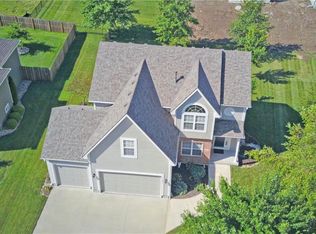 604 SW Gentry Ln, Lees Summit, MO 64081