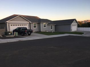 605 S 82nd Ave #2, Yakima, WA