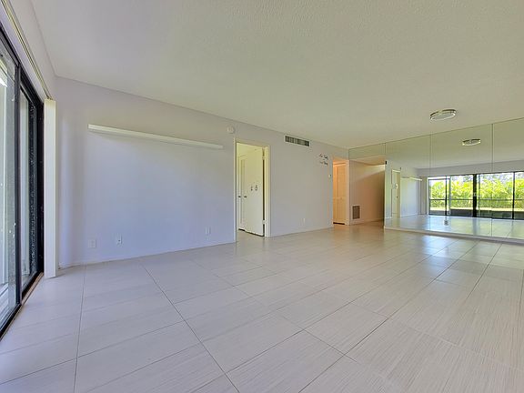 4th image of 2500 Presidential Way APT 105