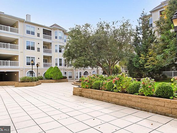 2nd image of 4551 Strutfield Ln APT 4402