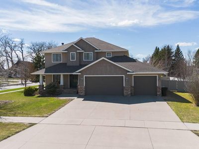 5690 W Prairiewood Dr, Grand Forks, ND, 58201