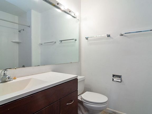 3rd image of 324 Cherrywood Ct #51B