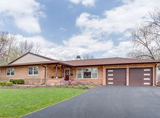 673 Brantwood Ave, Elk Grove Village, IL 60007