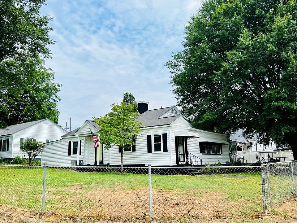 402 N Washington St, Calhoun Falls, SC 29628 MLS 126091 Zillow