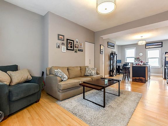 2nd image of 3011 Mary St APT 1